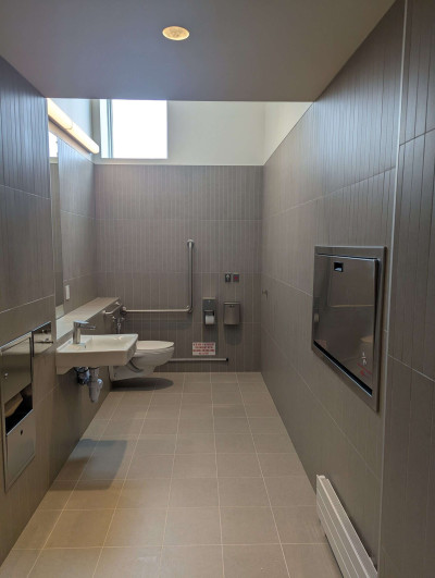 Self-contained accessible washroom